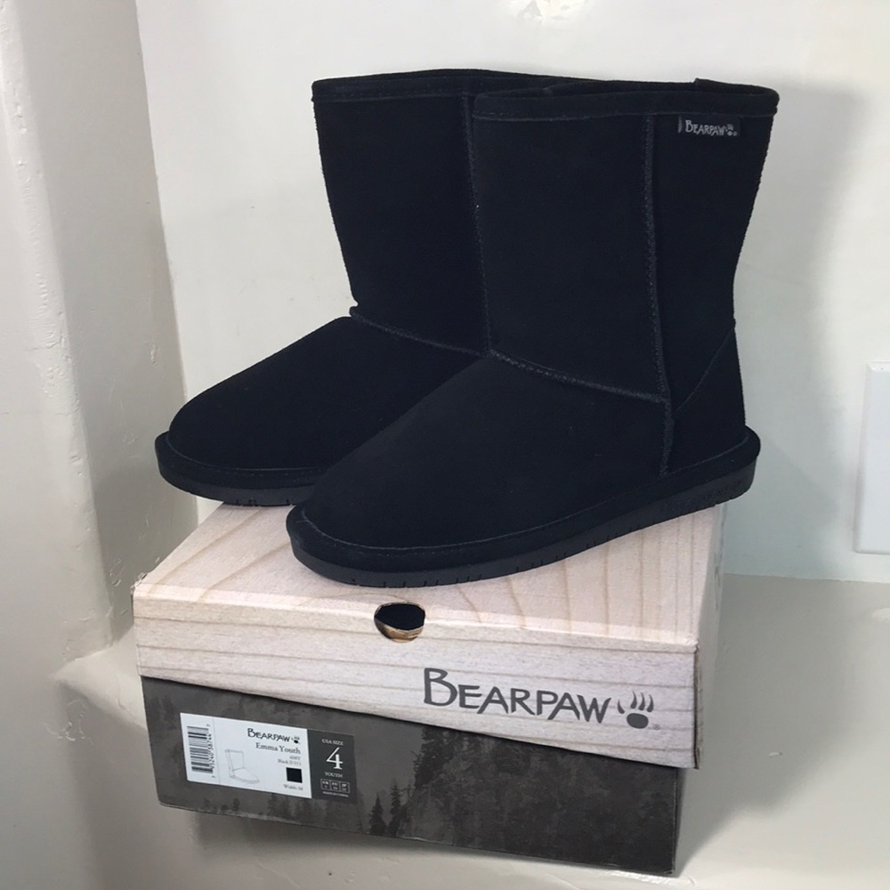 NIB!! BearPaw Emma Youth Black; size 4m
